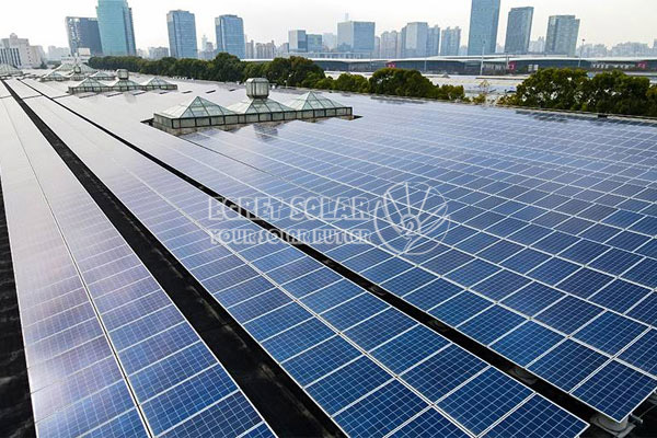 Guvernul chinez reduce rambursările de taxe pentru industria fotovoltaică